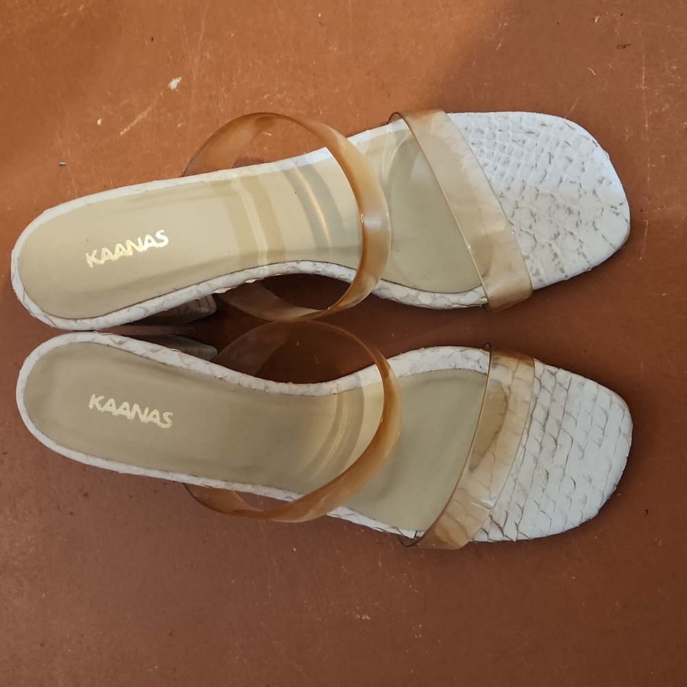 Kaanas sandals